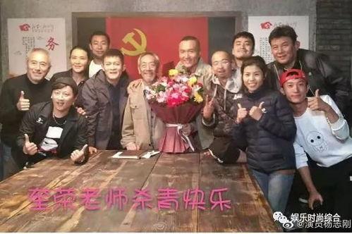 教父相亲娇妻要他垦荒种地